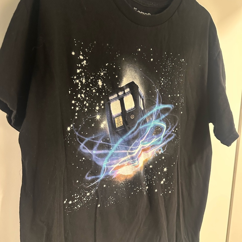 Black TARDIS Graphic Tee